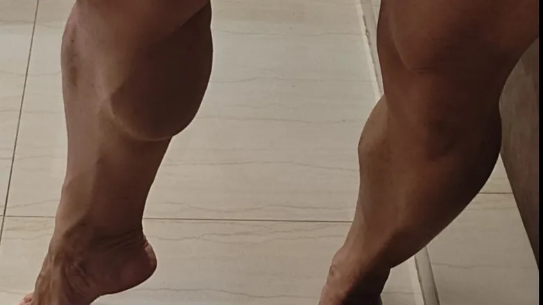 OnlyFans account  muscularfeetandcalves header 2