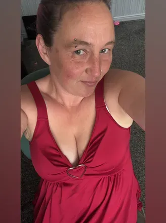 OnlyFans cuenta emmaunwrapped avatar 1