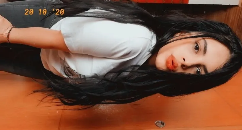 OnlyFans cuenta soyjuli18 header 2