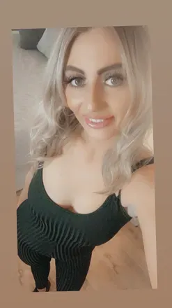OnlyFans account  em899em header 2