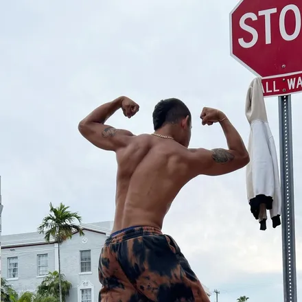 OnlyFans cuenta justalatinoguy header 2
