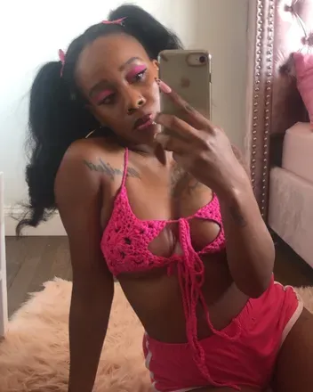 OnlyFans cuenta mochamelee avatar 1
