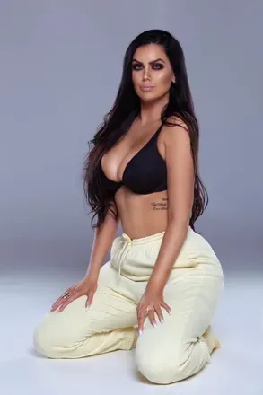 OnlyFans cuenta holliewood1 header 2