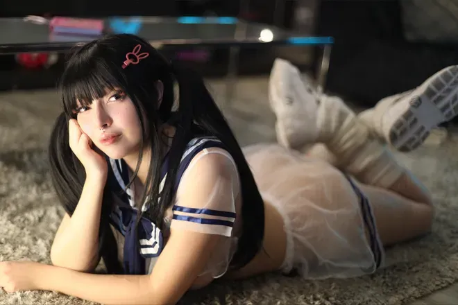 OnlyFans cuenta glowingmayu header 2