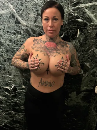 OnlyFans cuenta inkgirl1 header 2