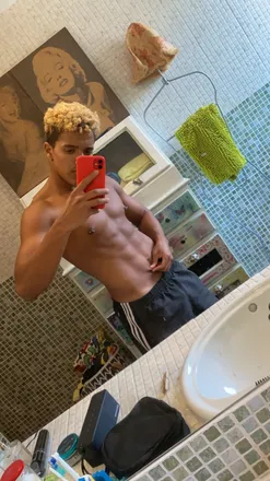 OnlyFans account  user130900 header 2