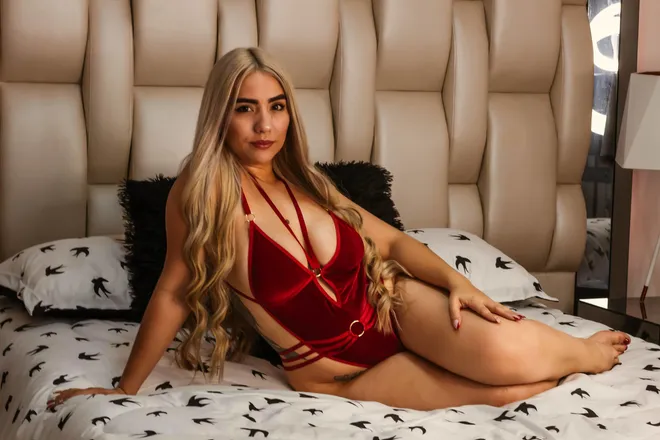 OnlyFans cuenta thaliasierra header 2