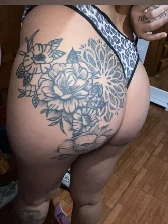 OnlyFans cuenta khiarahot avatar 1
