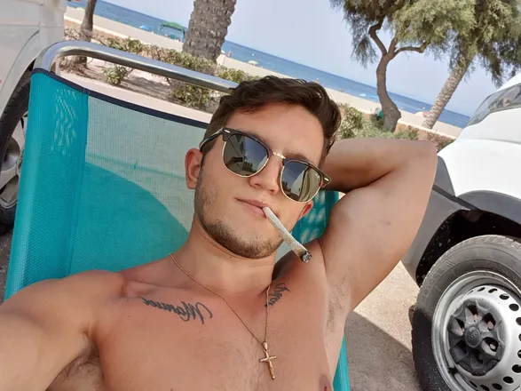 OnlyFans cuenta alexmagnus header 2