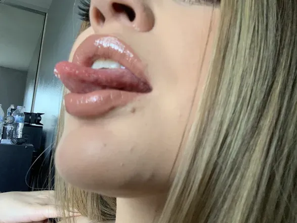 OnlyFans account  onlyjuliaaa avatar 1