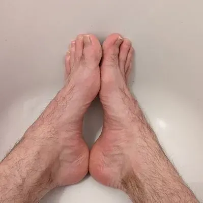 OnlyFans cuenta feetboyuk012 avatar 1