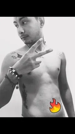 OnlyFans account  leonflores_25 header 2