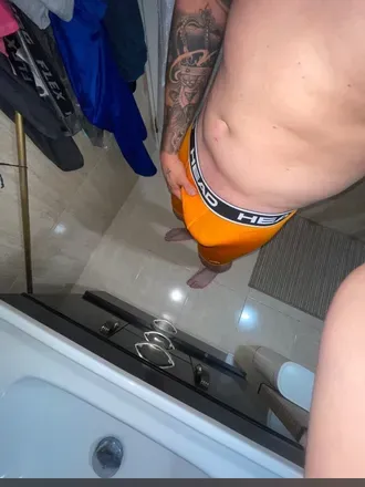 OnlyFans cuenta dad.23 avatar 1