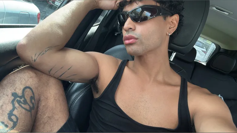OnlyFans cuenta 8mykit10 header 2