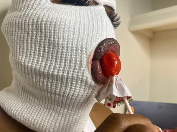 OnlyFans cuenta skimaskedbeauty header 2