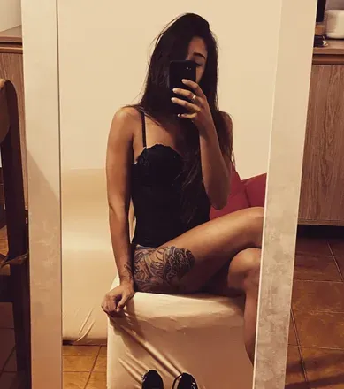 OnlyFans cuenta laylazoe90 avatar 1
