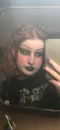 OnlyFans account  daddyslittlegothita avatar 1