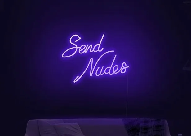 OnlyFans cuenta ionasummers header 2