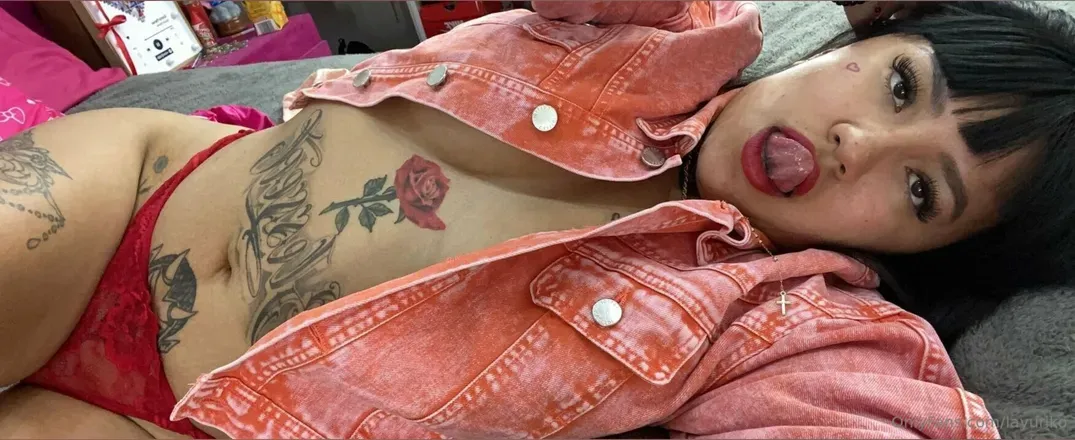 OnlyFans cuenta layuriko header 1