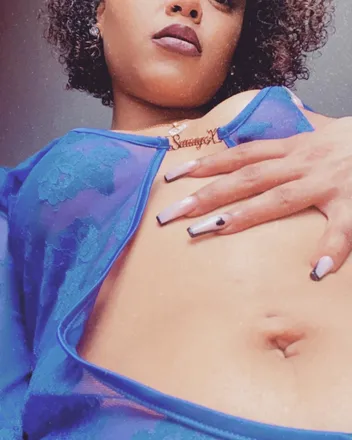 OnlyFans cuenta yaneshaa header 2