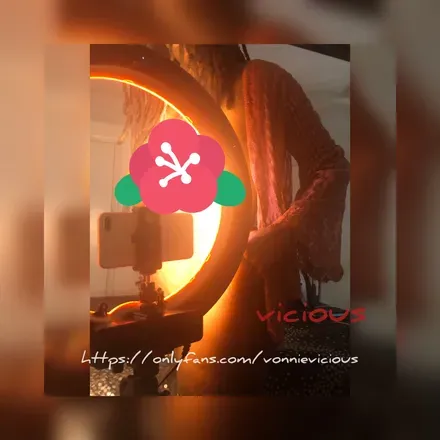 OnlyFans cuenta vonnievicious header 2