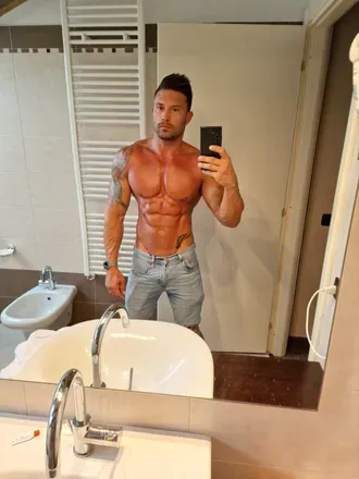 OnlyFans account  thaurusfree header 2