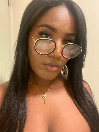 OnlyFans cuenta yu2608 header 2