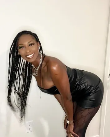 OnlyFans cuenta ebonyfaithlove header 2