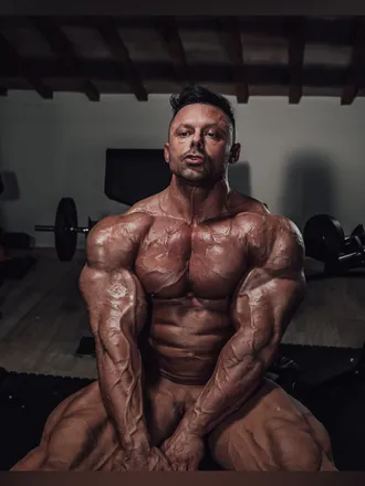 OnlyFans account  mattiavecchi header 2
