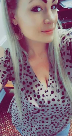 OnlyFans cuenta u196117882 header 2