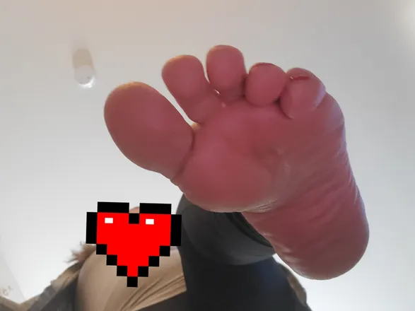 OnlyFans cuenta eat.play.feet header 2