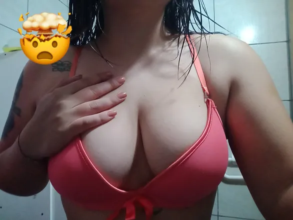 OnlyFans cuenta ariana2266 header 2