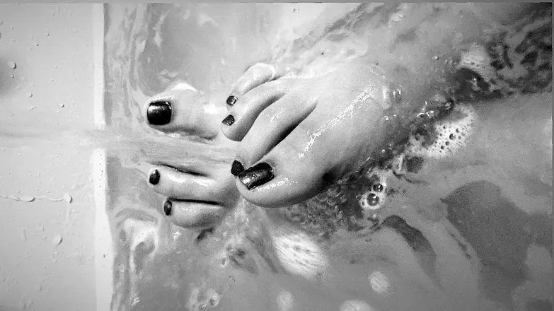 OnlyFans account  tipseeetoes header 2