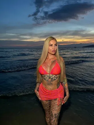 OnlyFans account  coradiamond avatar 1