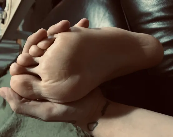 OnlyFans cuenta vicsecretfeet header 2