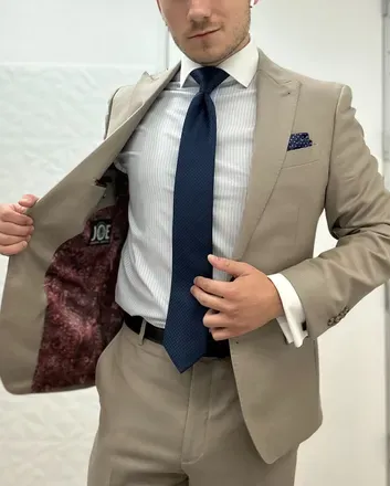 OnlyFans account  mannsuits header 2