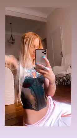 OnlyFans cuenta dollphines header 2