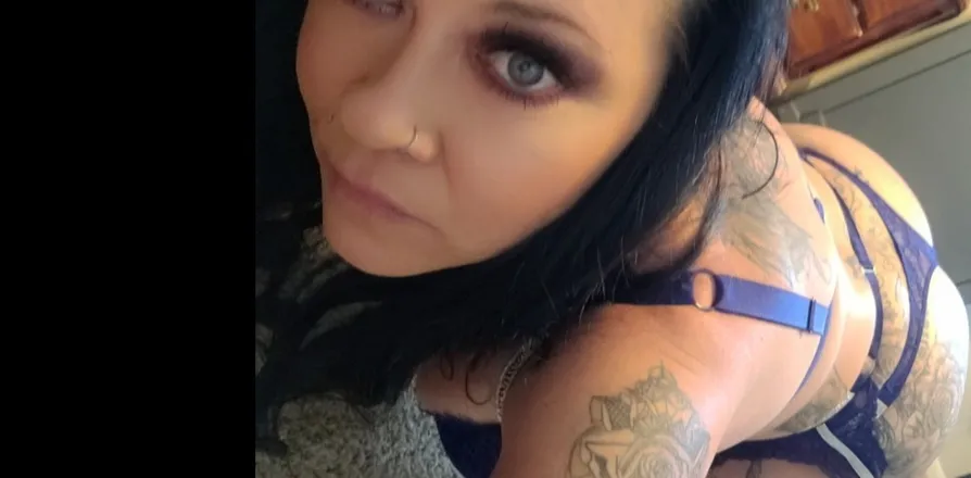 OnlyFans cuenta lonelygirljules header 2