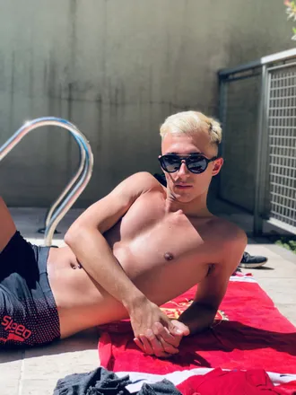 OnlyFans cuenta sex.education header 2