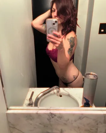 OnlyFans account  violet_fox96 header 2
