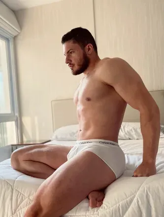 OnlyFans account  apolloarose avatar 1