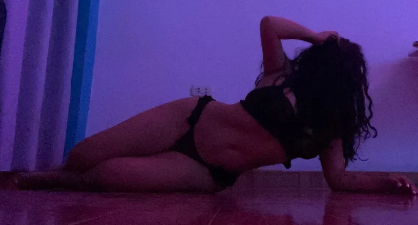 OnlyFans cuenta christalee header 2