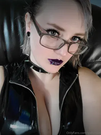 OnlyFans of gothrosie