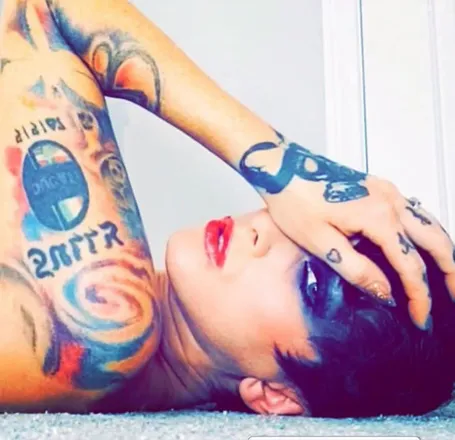 OnlyFans cuenta sullysavage header 2