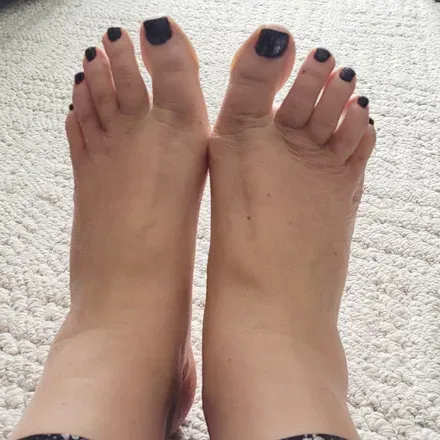 OnlyFans cuenta f00tfeet header 2