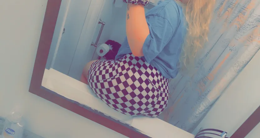 OnlyFans cuenta far_too_deep header 2