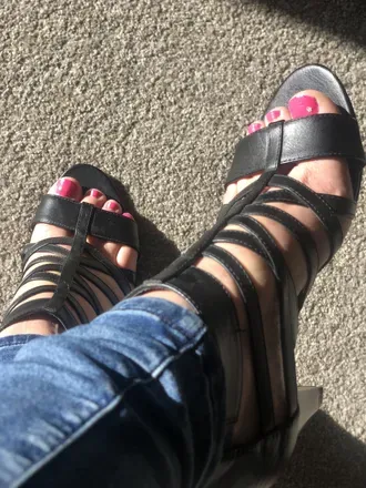 OnlyFans cuenta feetish-queen avatar 1
