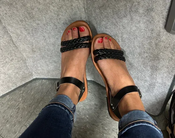 OnlyFans cuenta barefoothoneybunnytoes avatar 1