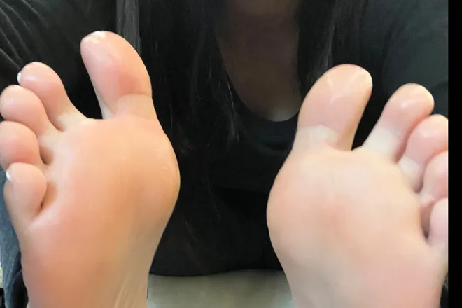 OnlyFans cuenta strawberryvillian header 2