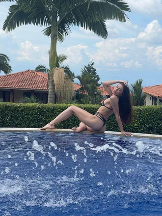 OnlyFans cuenta vickykloss header 2